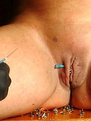 naughty slave girl Gina's needle torture